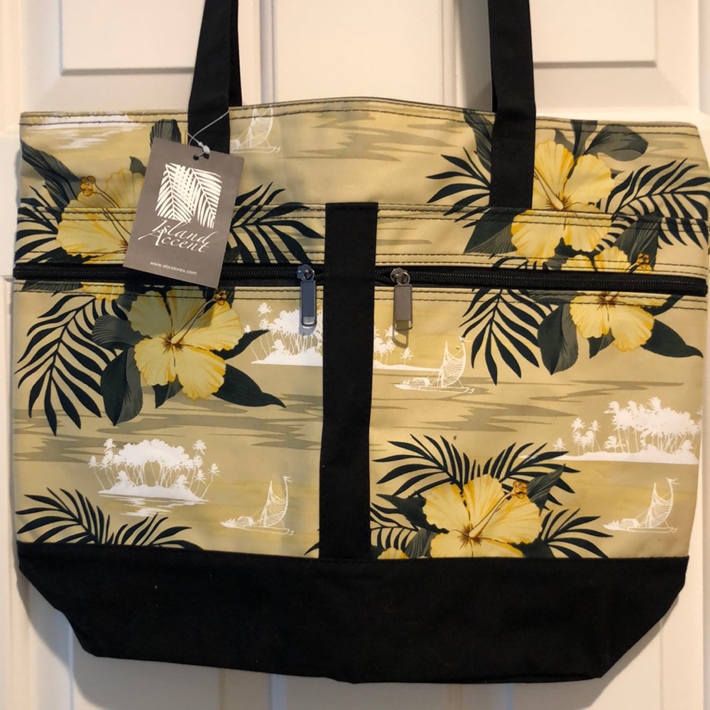 NWT—Hawaiian floral tote bag
